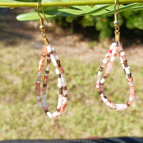 2 items Memory Coil Bracelet & Bead Earring Pink, Rose, Brown & Coral colors - Picture 10 of 15